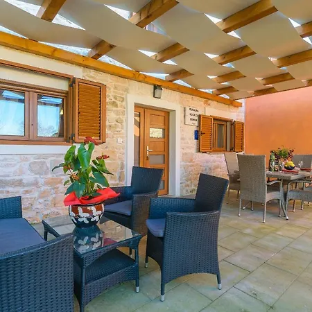 Holiday home Spacious Guran Vodnjan
