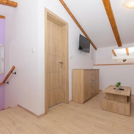 Holiday home Spacious Guran