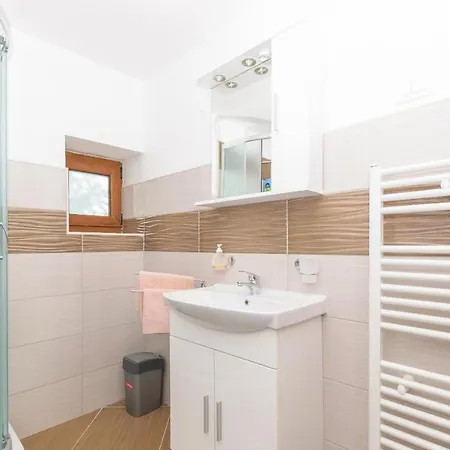 Spacious Guran Holiday home Vodnjan