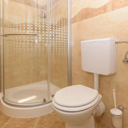 Spacious Guran Holiday home *