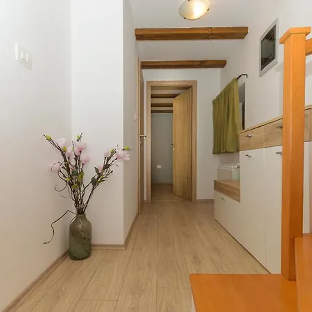 Holiday home Spacious Guran